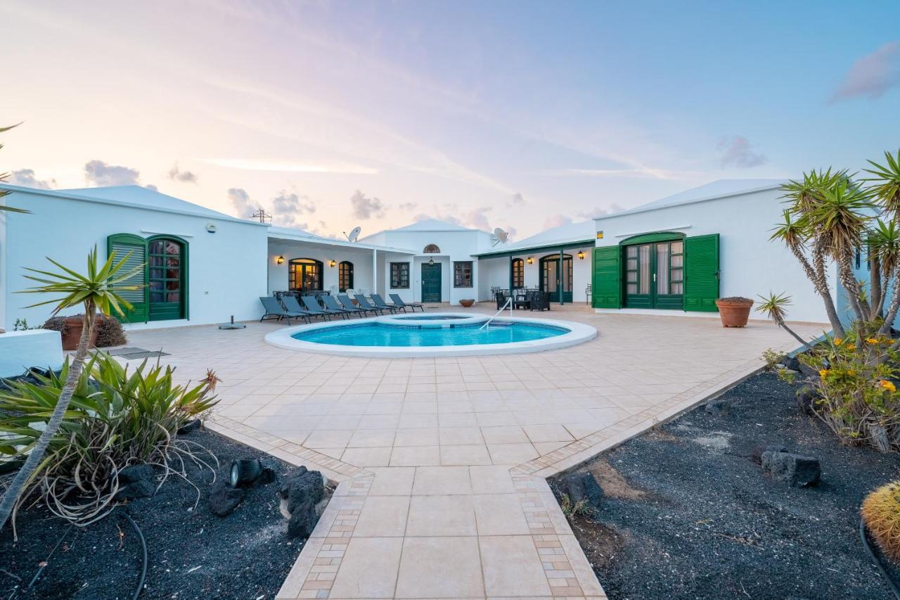 Villa Milan Puerto del Carmen  Exterior photo